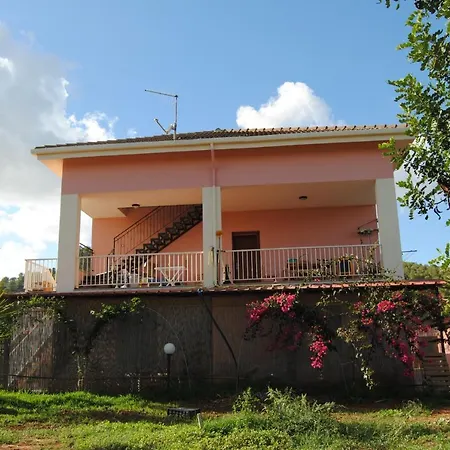 Bed & Breakfast Arenosu25 *